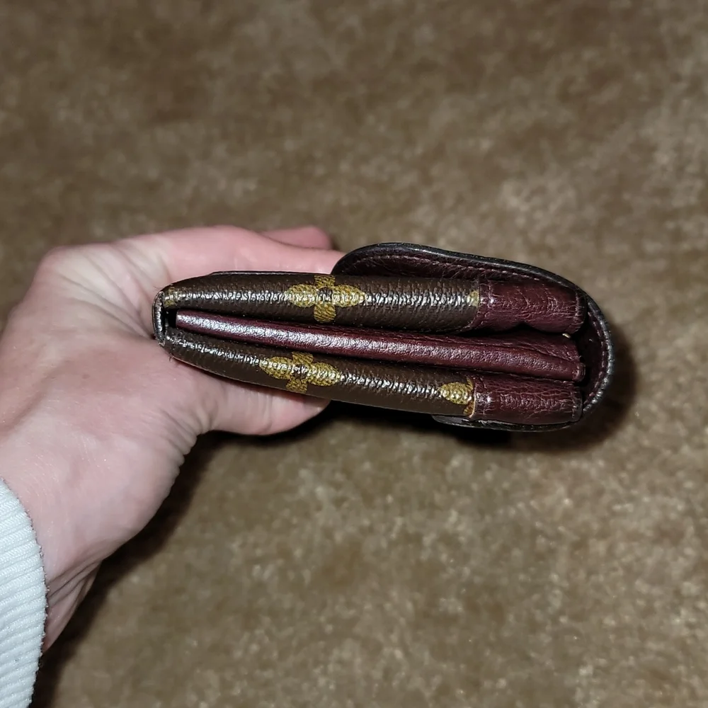 Authentic Louis Vuitton wallet - Picture 11 of 13